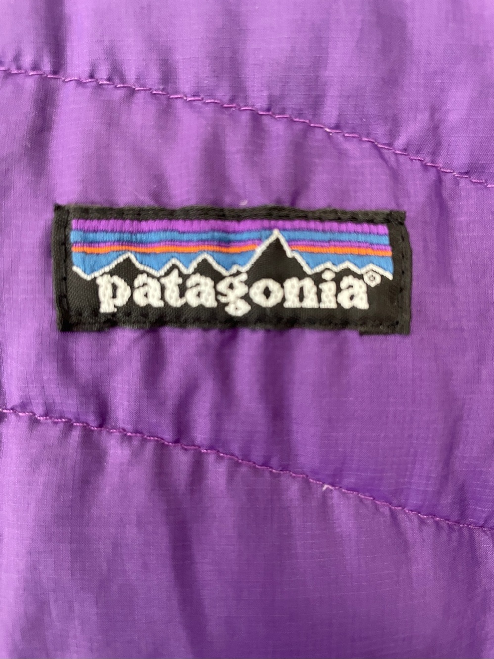 Patagonia jacket L goose down lightly fitted lightweight
Purple - Picture 3 of 9